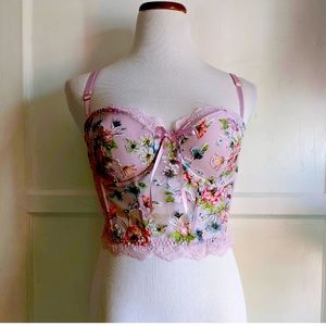 Victoria’s Secret lavender flower bustier. Size 34D only worn once.